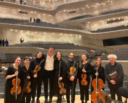 hors-champ = agence artistique