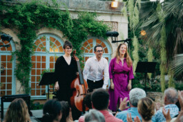 hors-champ = agence artistique