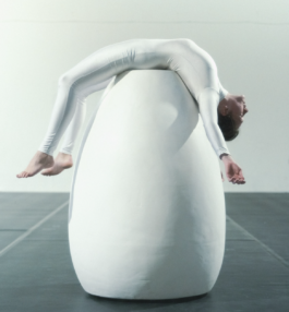 hors-champ = agence artistique